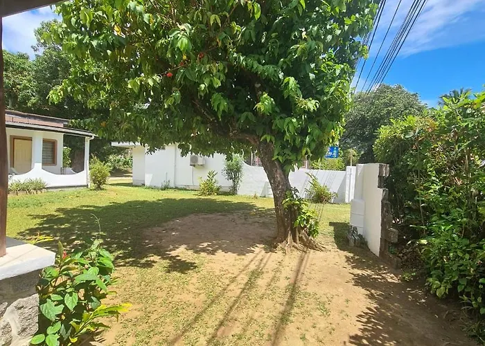 Susara's Resident * Beau Vallon (Mahe)