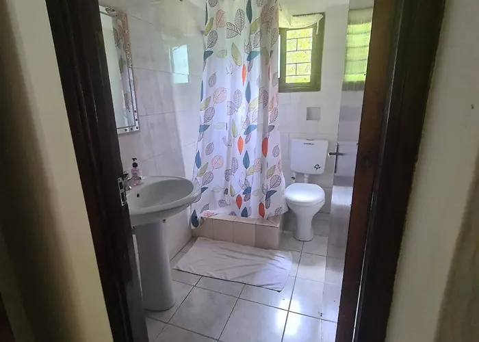 Susara's Resident * Beau Vallon (Mahe)